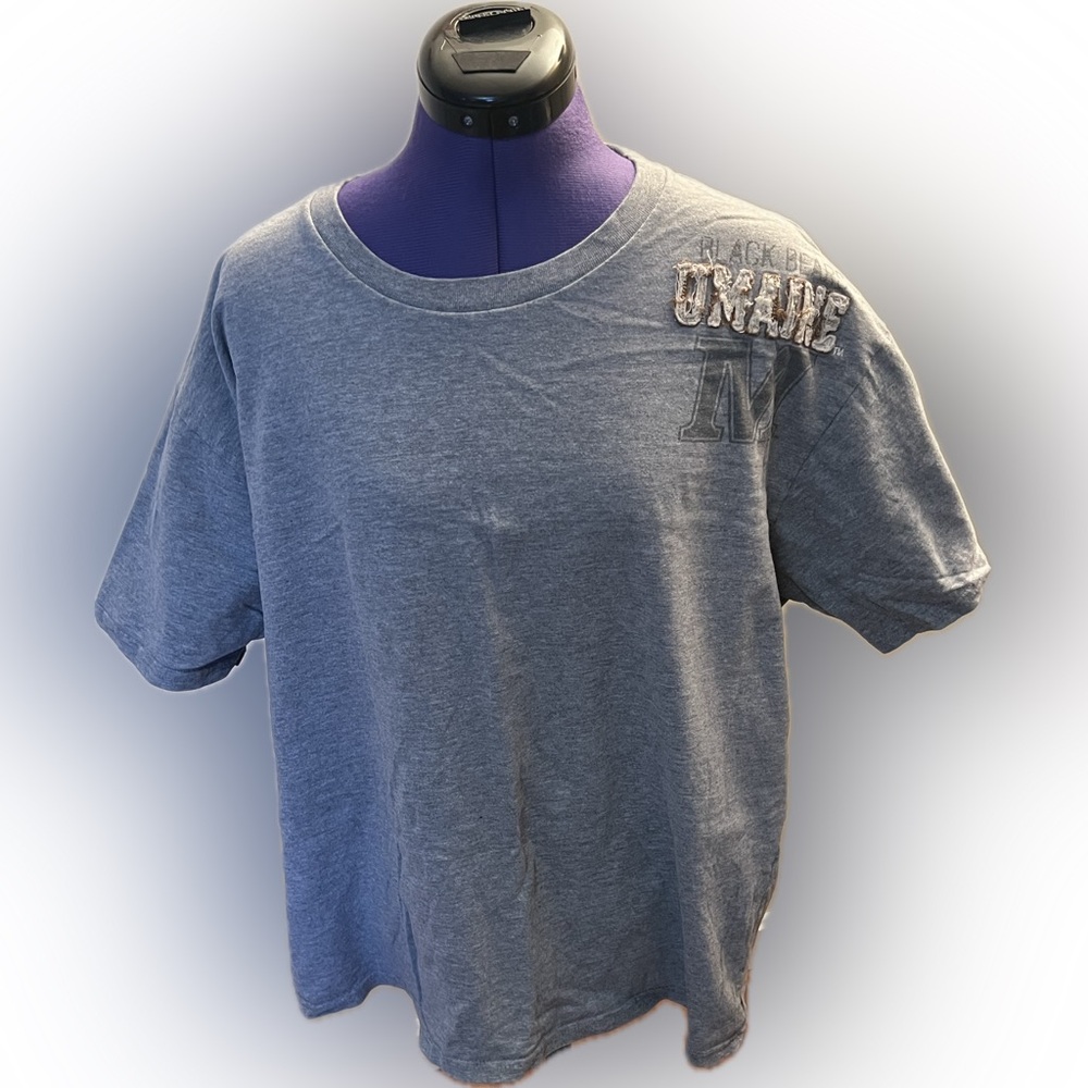 UMaine Black Bears T-Shirt (2XL) and Black Leggings (XXXL)